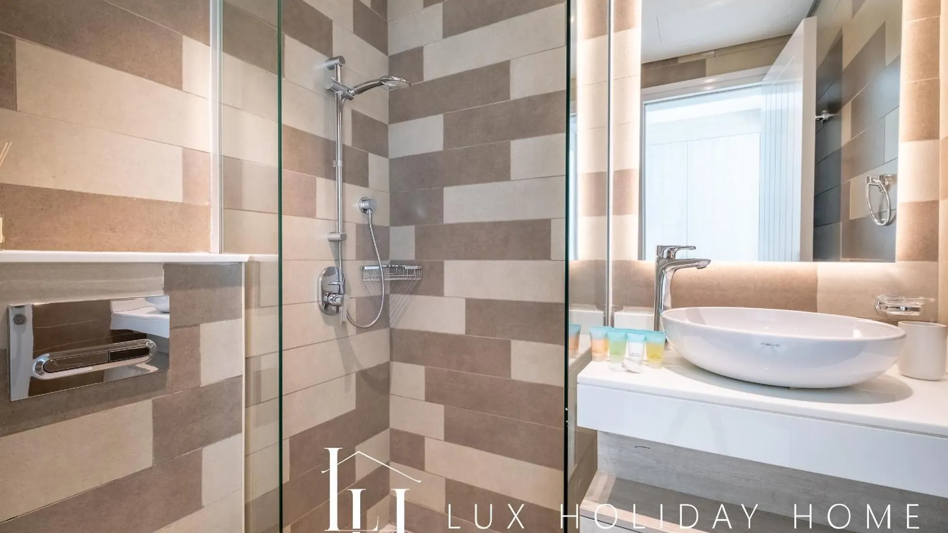 Lux The Seven Palm Sea View Suite Dubai 0*,  United Arab Emirates